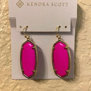 Kendra Scott Gold and fuchsia acrylic earrings